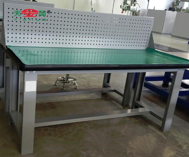 電動(dòng)車組裝工作臺