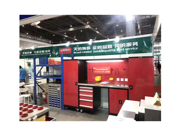 工具柜廠家天金岡參展上海國際五金展第一天，人氣爆棚！